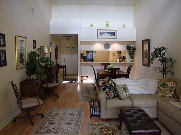 4th image of 320 Vista Ct