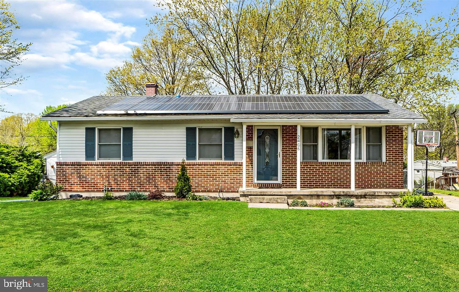 2406 Sycamore Ln photo 1