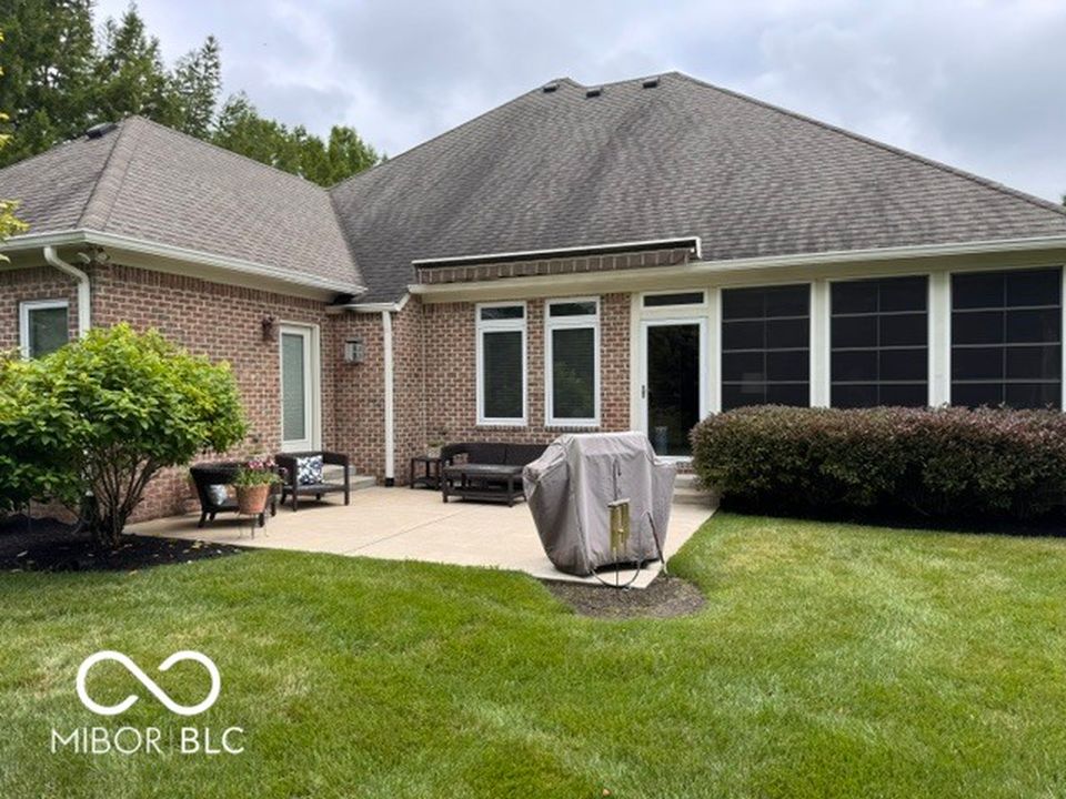 4602 Chestnut Ct E, Bargersville, IN - View 2