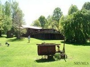 70 Red Roof Ln, Laurel Fork, VA 24352