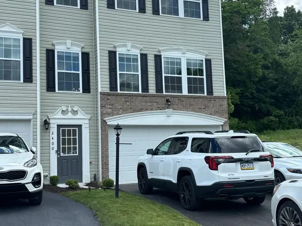 2400 Canterbury Dr, Imperial, PA 15126