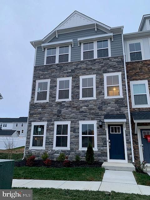 1st image of 10578 Roundstone Ln