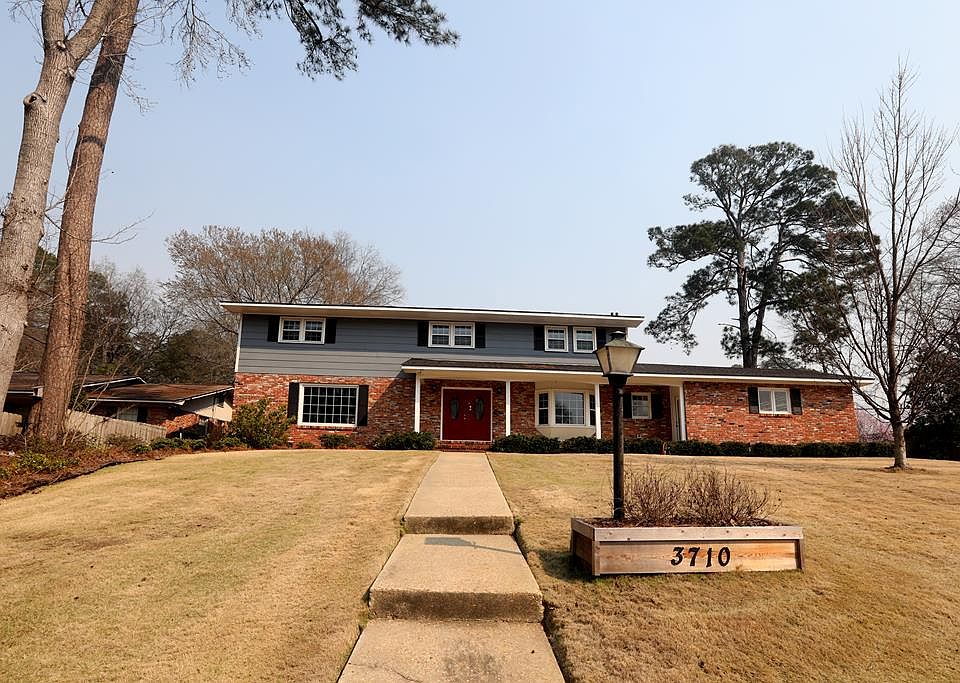 1st image of 3710 NE Winkfield Pl