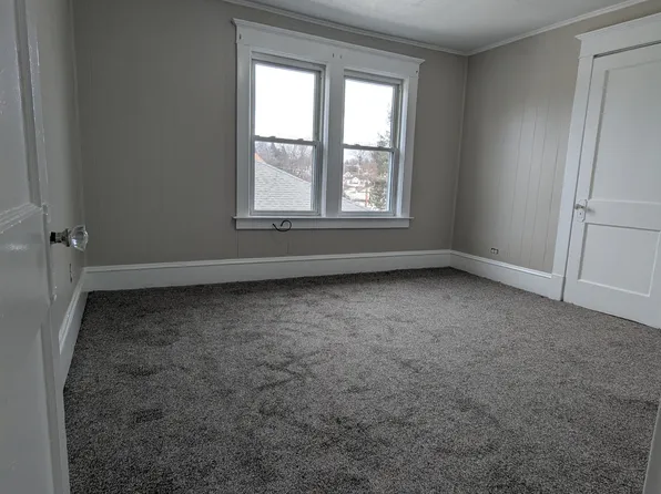 337 Newton St #3, South Hadley, MA 01075