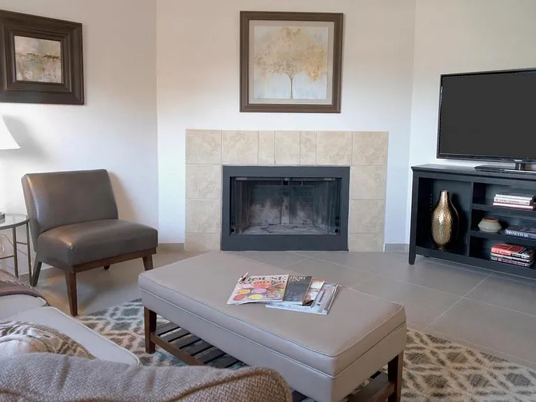 1071 Meadowlark Ct SE — Photo 1