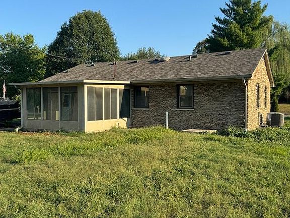 4th image of 527 Dobbin Dr
