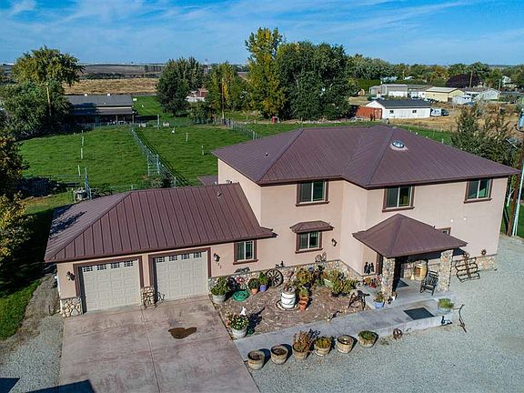 2nd image of 132 Valley Dr