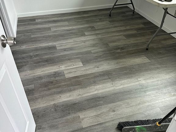 4th image of 2034 W Mill St