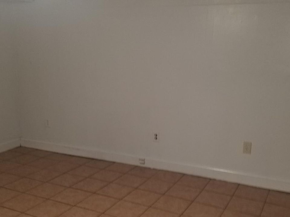 2nd image of 26 Hildreth Pl #B