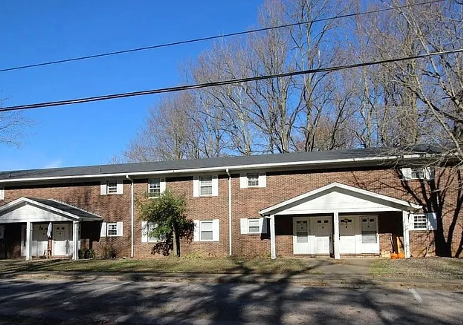 690 College Dr. — Photo 2