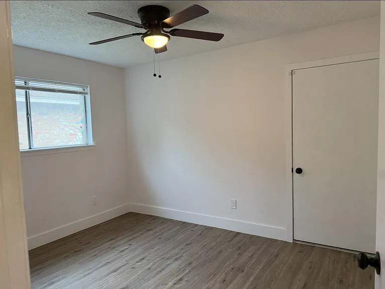 16814 Barcelona Dr — Photo 19