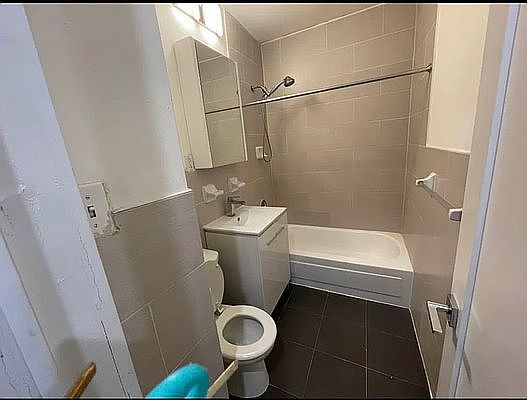 3rd image of 211 W 146th St APT 6G