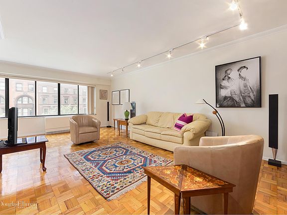 2nd image of 900 Park Ave APT 3D