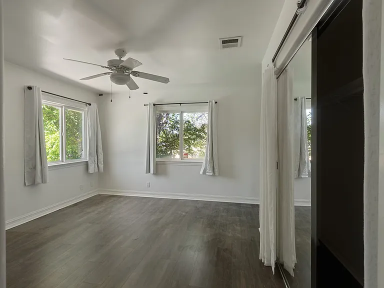 22100 Tiara St — Photo 30
