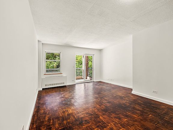 3rd image of 110 W 90th St APT 4B