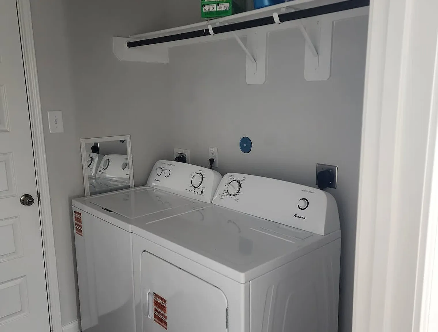 3 bed, 2.0 bath, $3,824 — Photo 3