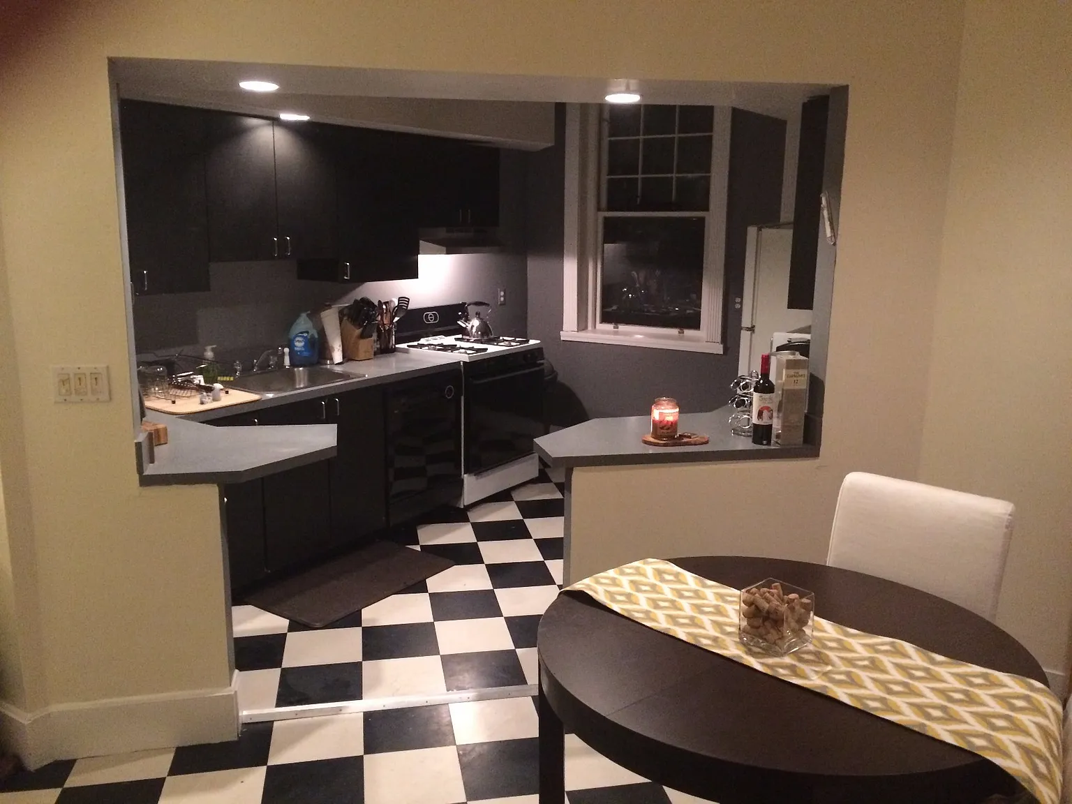 3 bed, 1100 sqft, $4,500 — Photo 4