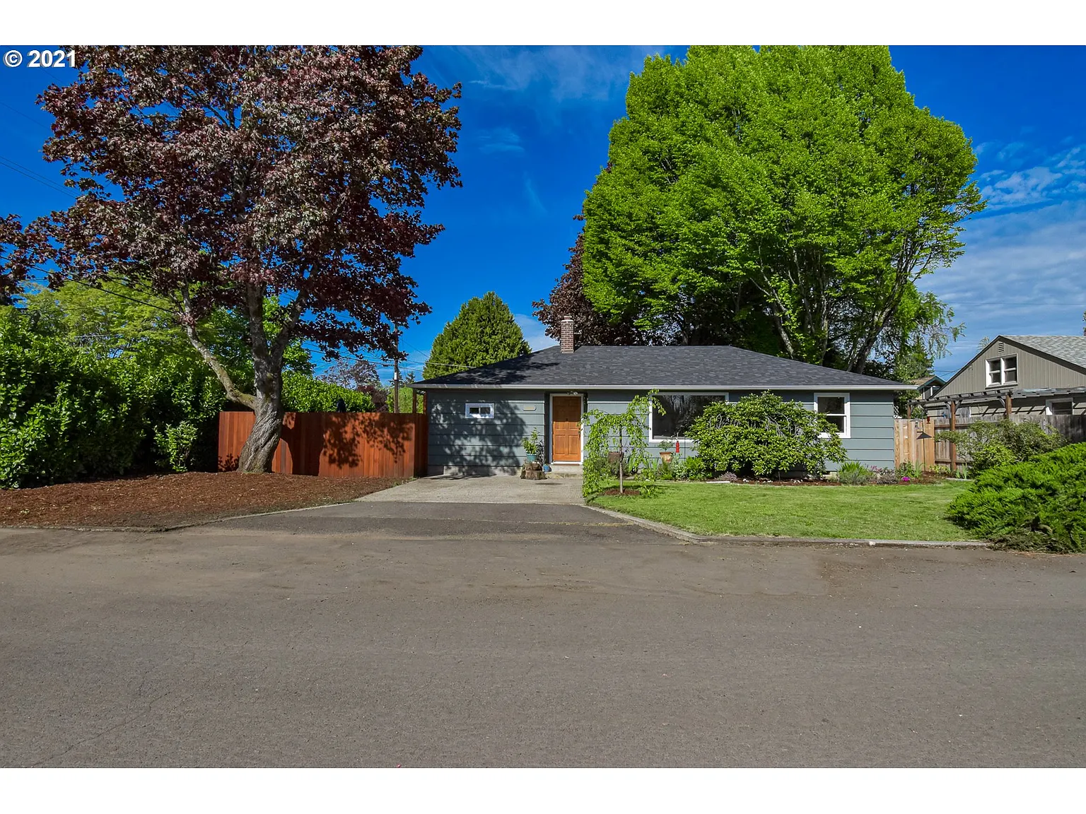 1620 Ridgefield St photo 1