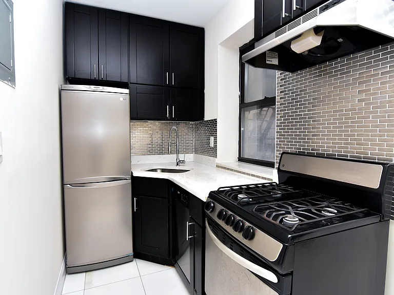 354 Cathedral Pkwy #1D — Photo 2