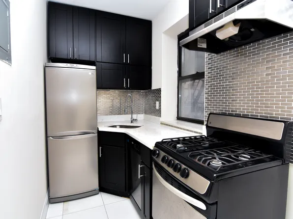 354 Cathedral Parkway image 2 of 5