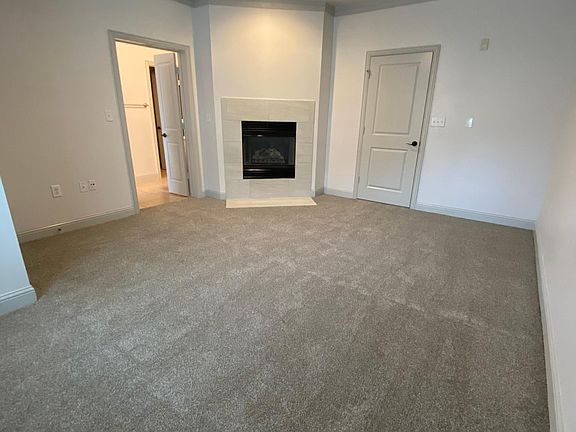 4th image of 4753-4733 Bowser Ct #4753