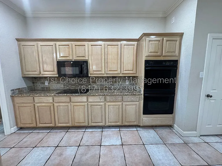 6376 Newport Ct — Photo 14
