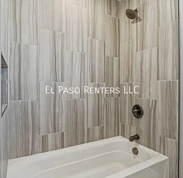 13082 Oakhampton Ave — Photo 18