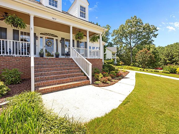 3rd image of 7817 Fairlake Dr