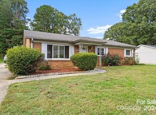6343 Covecreek Dr, Charlotte, NC 28215
