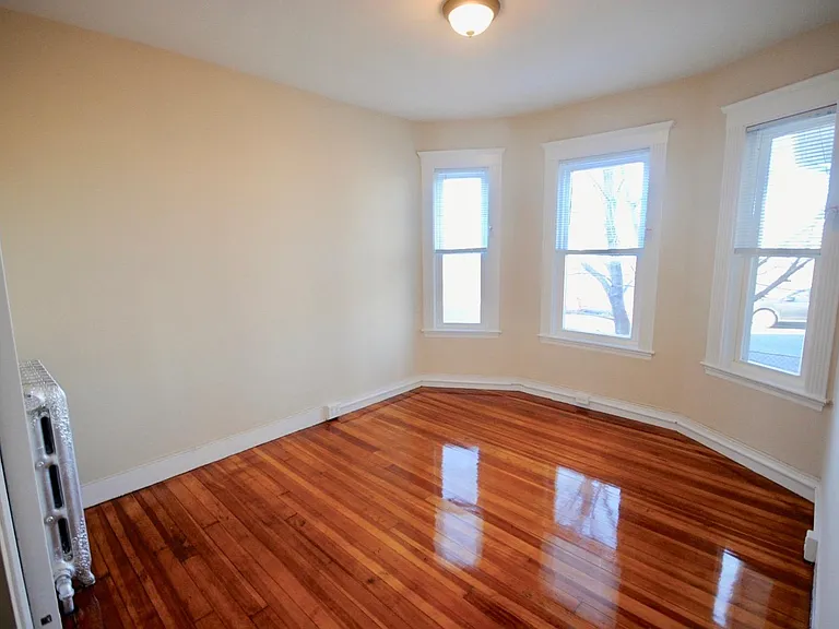 139 E Cottage St #3 — Photo 4
