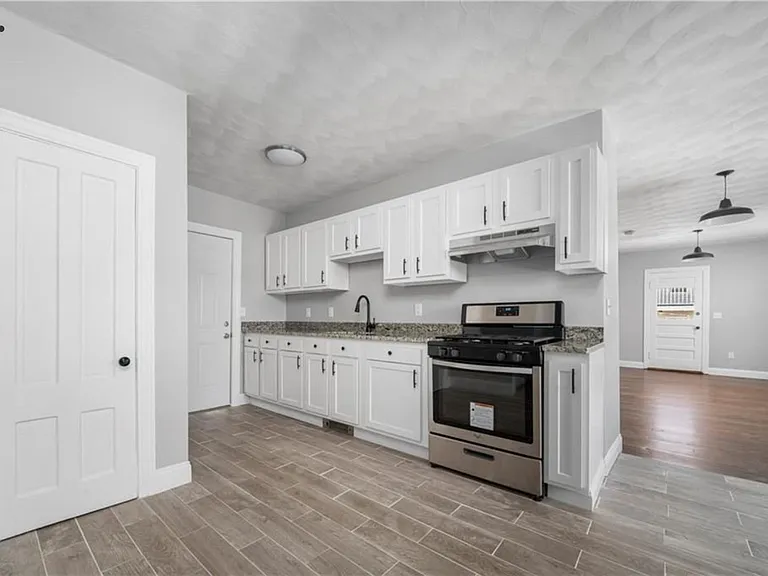 92 Spring St #2F — Photo 4
