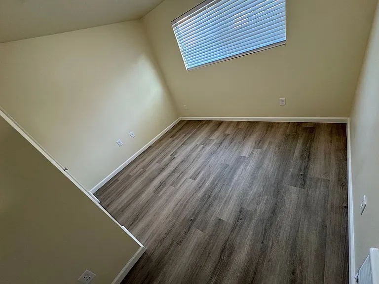 2215 Elm St SW — Photo 39