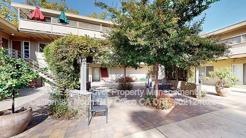 1135 Grand Ave #11