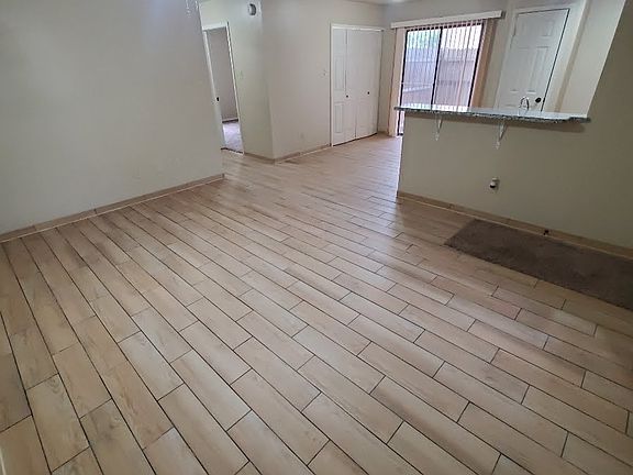 5th image of 308 E Denton Dr