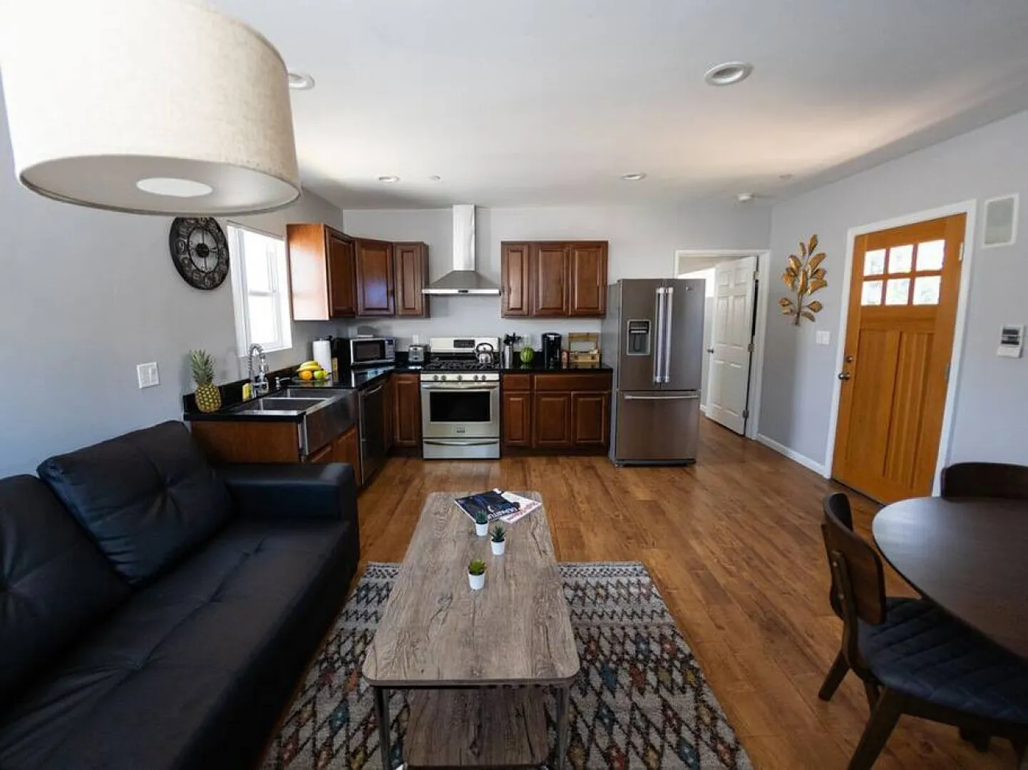 Attractive 1BR Home in Great NOHO District (p16) — Photo 2