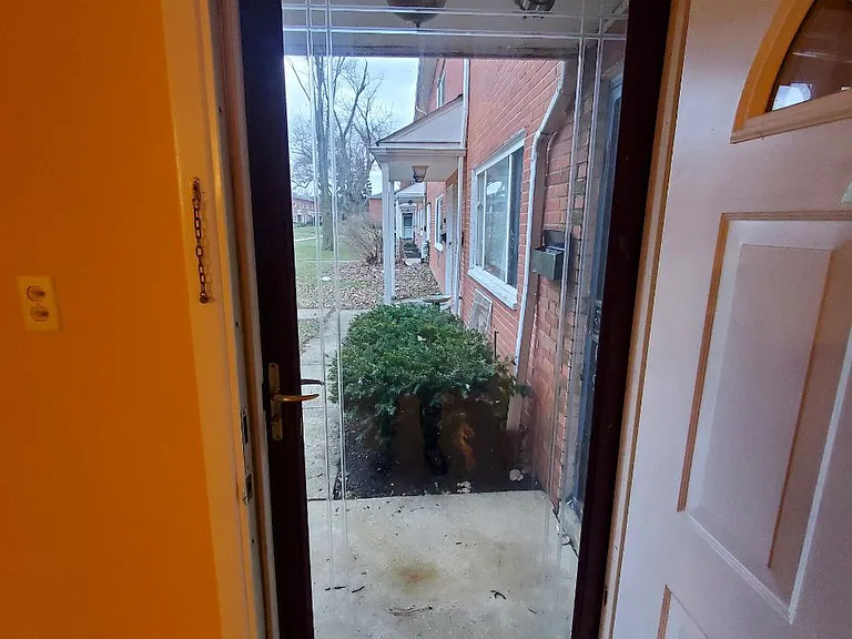23755 Banbury Cir #1 — Photo 48