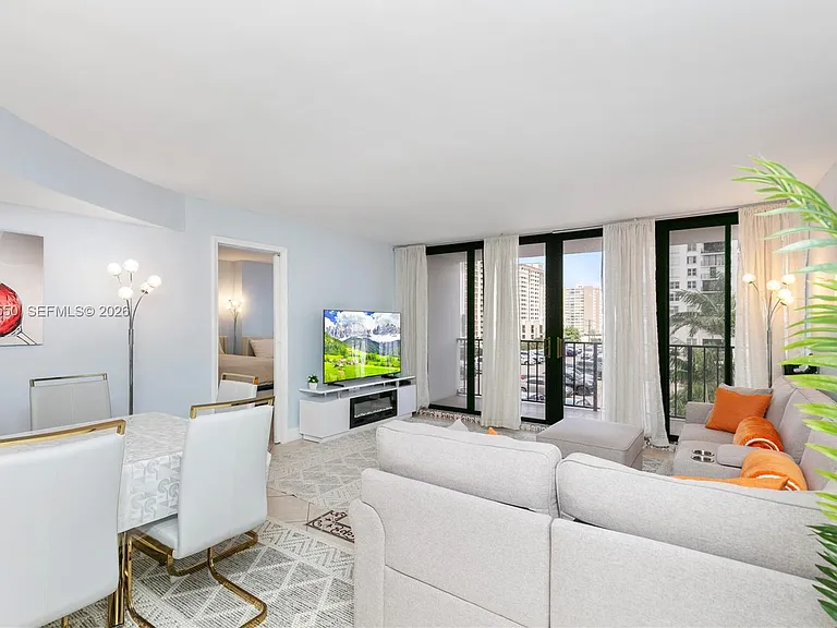 2401 S Ocean Dr #404 — Photo 2
