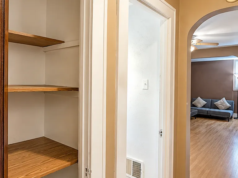 Hallway/Closet
