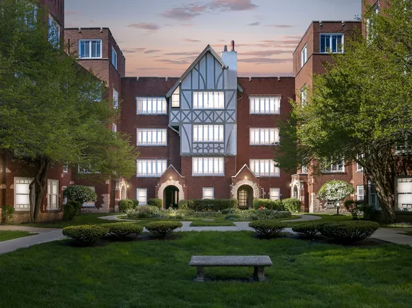 2470 W Estes Ave #2, Chicago, IL 60645