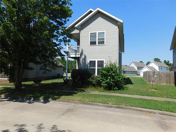 2nd image of 3526 W Belmont Cir