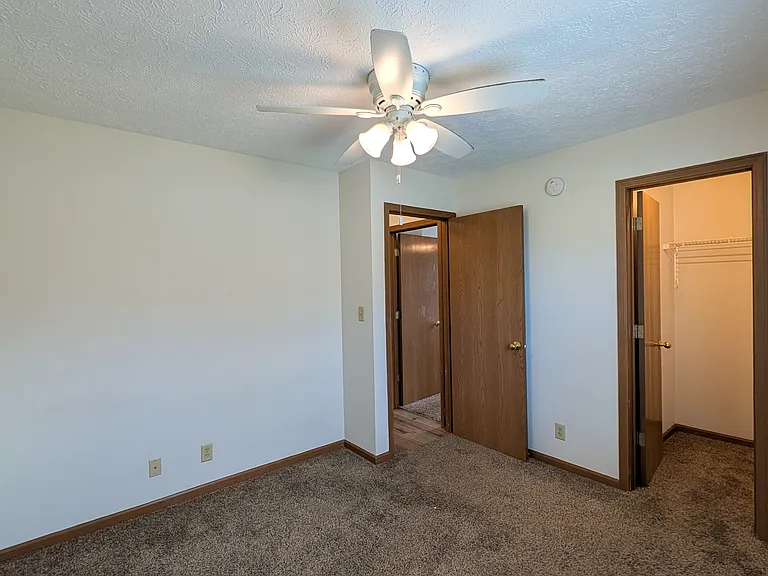 90 Phillips Ct — Photo 16