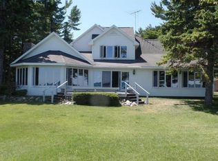 3380 Pointview Ln, Cheboygan, MI 49721