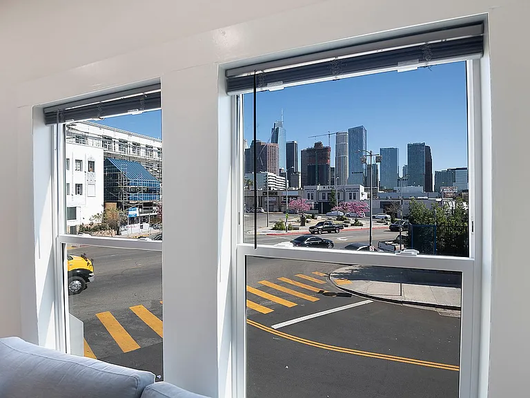 8th Street Studios Near Downtown Los Angeles Move-In Special — Photo 45