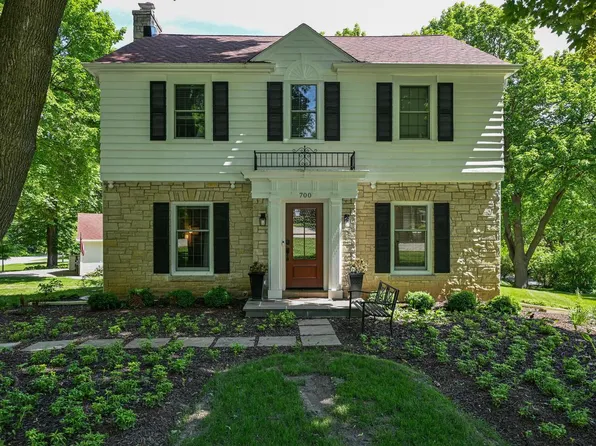 700 Brinsmere DRIVE, Elm Grove, WI 53122