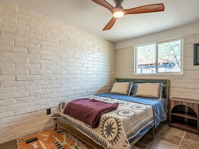 1661 N Catalina Ave — Photo 6