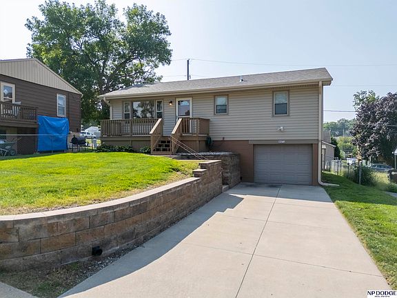 3rd image of 4471 Hillsdale Ave