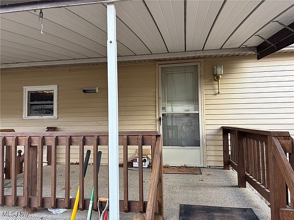 4th image of 132 Coral Key Dr SE
