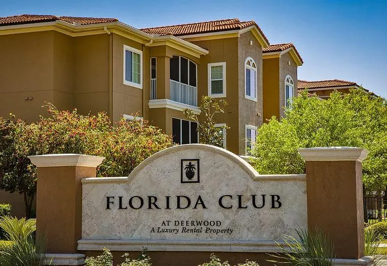 4890 Florida Club Cir — Photo 15