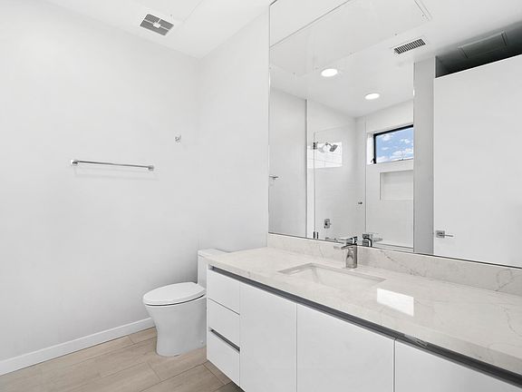 5th image of 4707 Fulton Ave #205