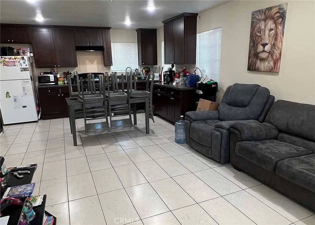 5 bed, 1250 sqft, $2,650 — Photo 4